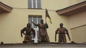 Living  sculptures  in  Ivano - Frankivsk  City 2