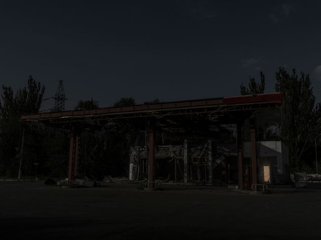 © yves lacroix - Gaz station. Kostyantynivka. Donbas.