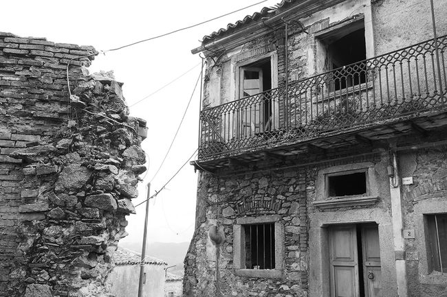 © Paola De Gregorio - Image from the Lost in time photography project