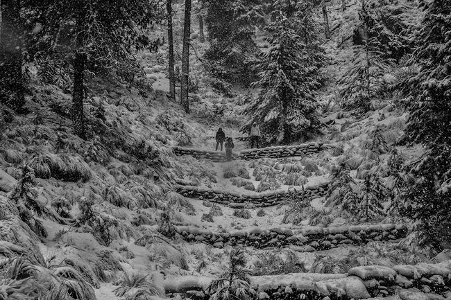 © Héctor Guerrero, from the series, Walking on the Smoke Route