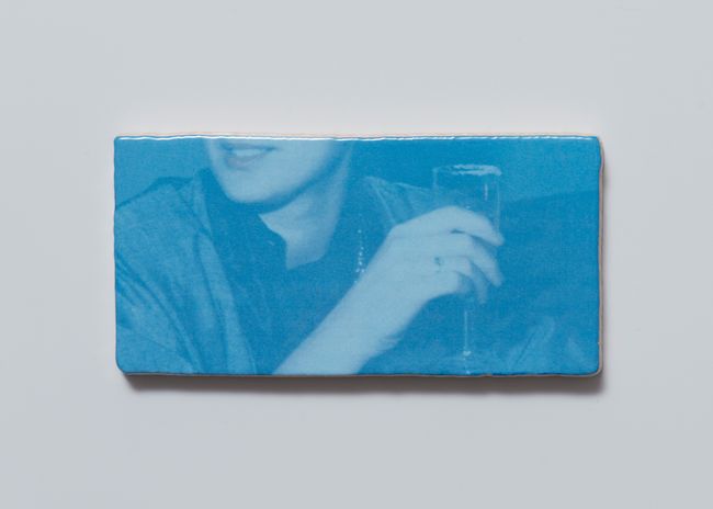 © Sander Coers - Obituary no. 10, 2024 - UV Print on Ceramic - 7,5 x 15 x 1 cm