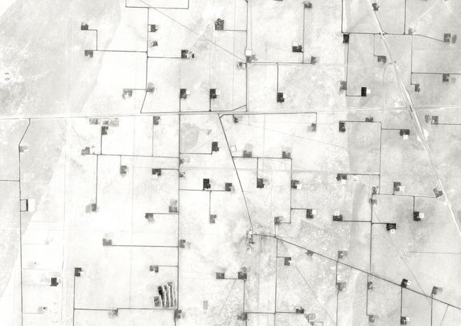 © Marcela Magno, 32°23' N | 102°26'O, from the series, Land