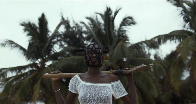 © Priscillia Kounkou Hoveyda - Aya, burying the prison that society's expectations of who she should be, is. Freetown, Sierra Leone