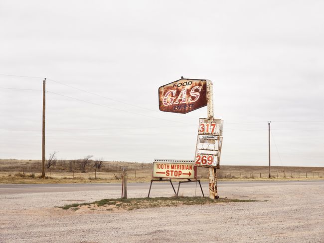© Edition Patrick Frey - Image from the Human Territoriality by Roger Eberhard photography project