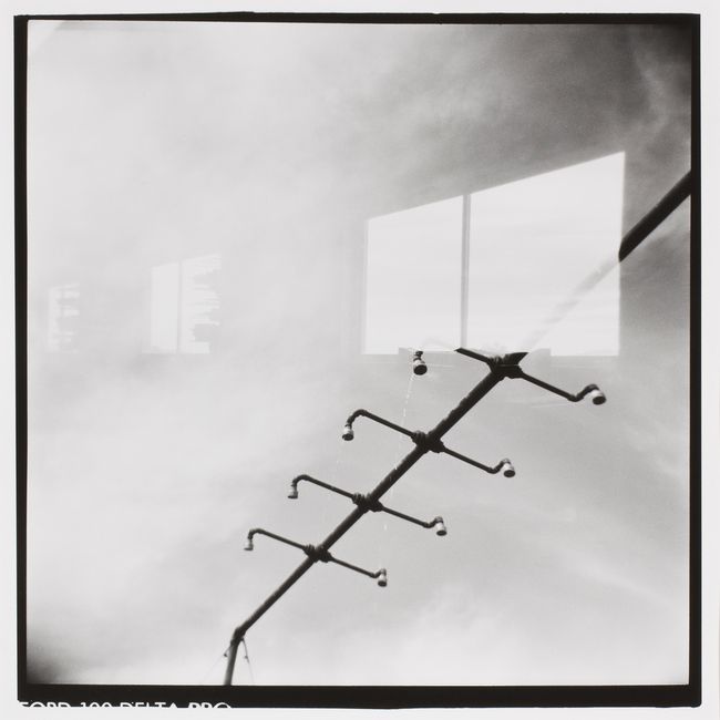 © Elizabeth Z. Pineda - Image from the Caught between Two Worlds photography project