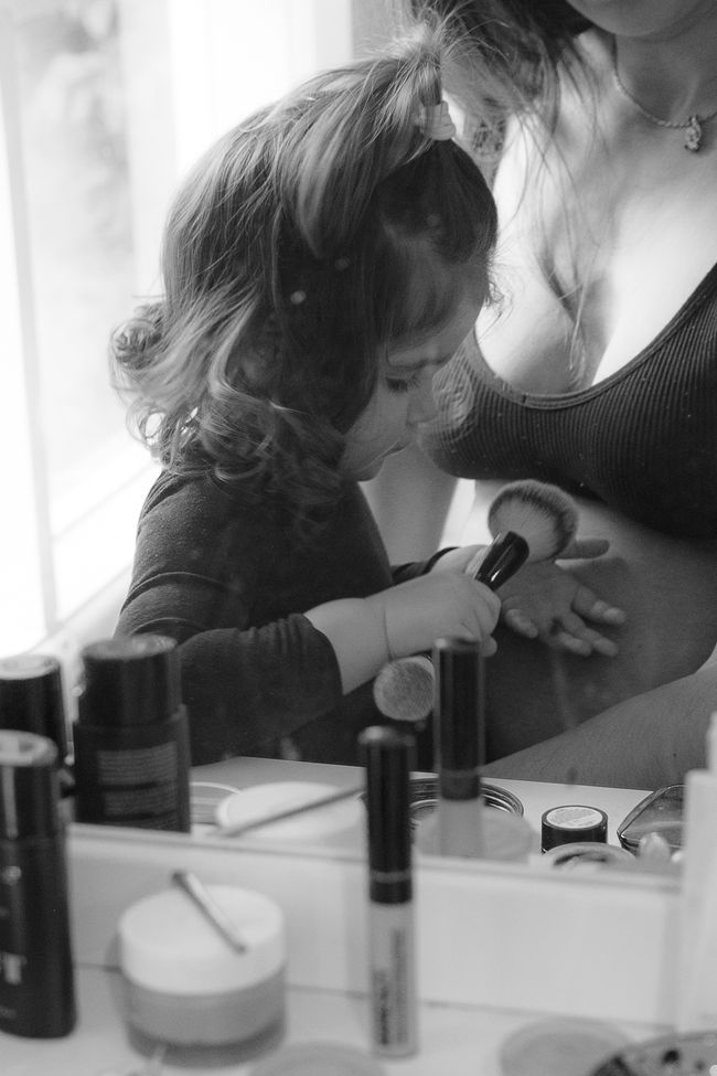 © Chrystal Heffernan - Image from the Framed behind closed doors photography project