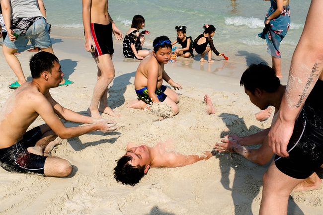 © Larry Hallegua - Image from the Beach Matters photography project