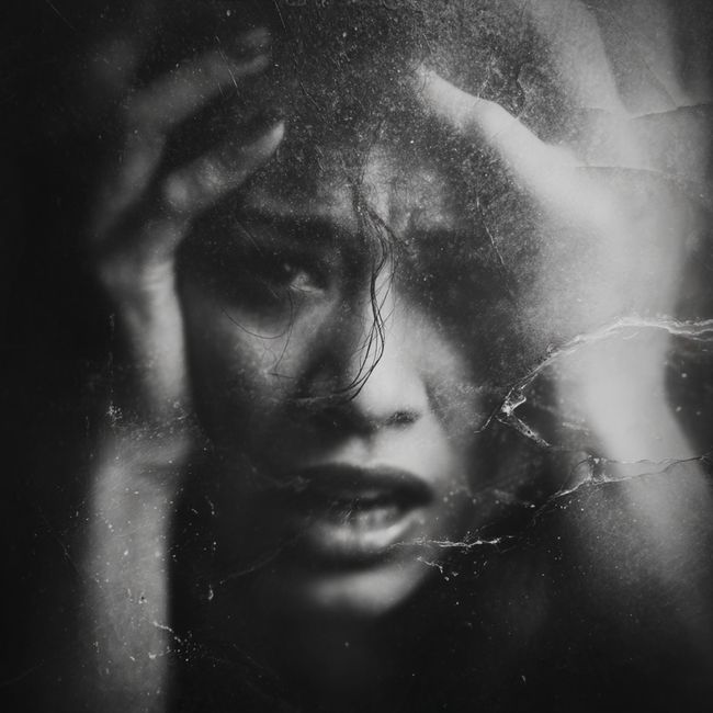 © Aleksandra Cherniaeva - Broken Silence